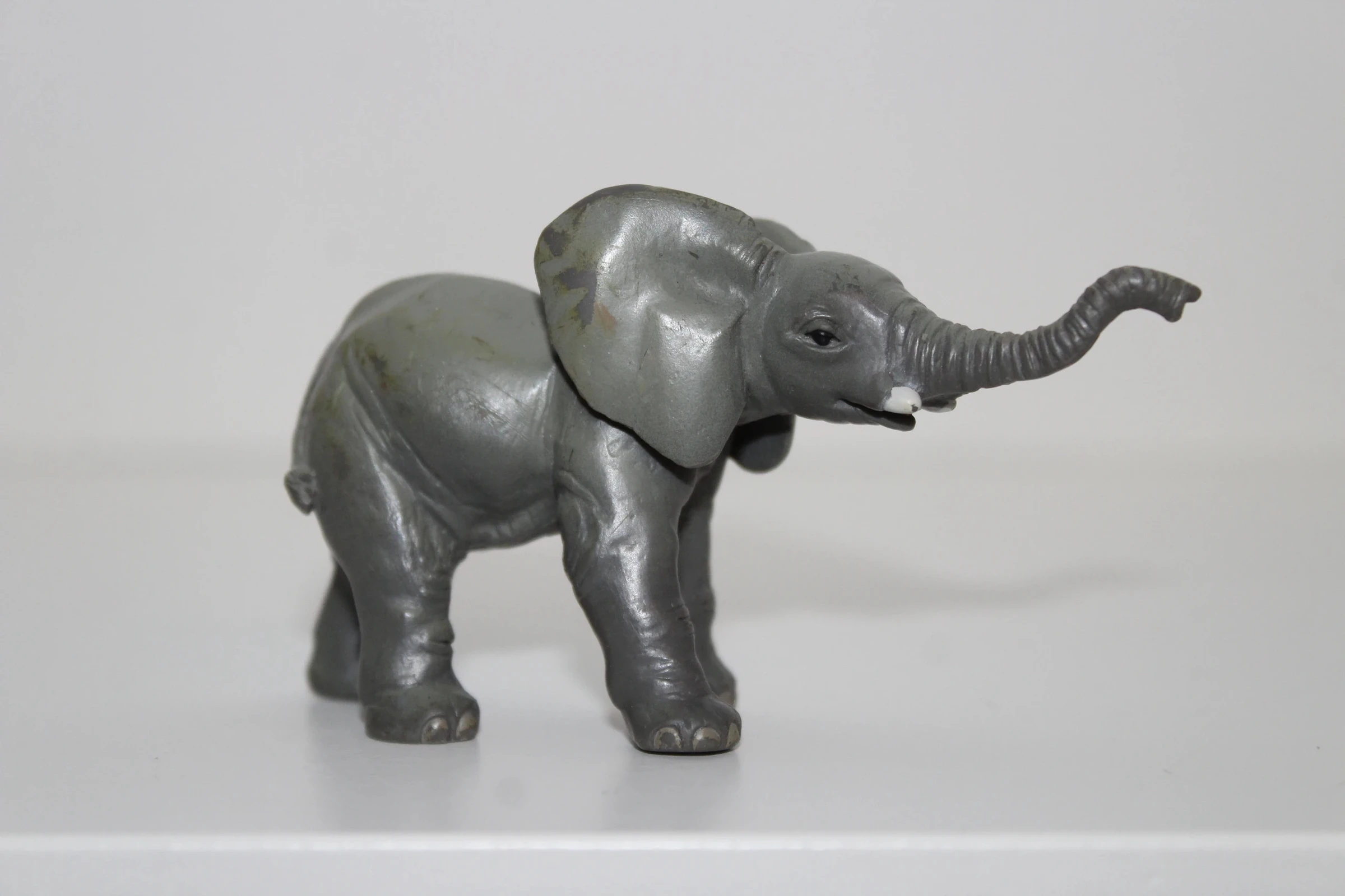 Figurine Bébé éléphant - Papo 2004